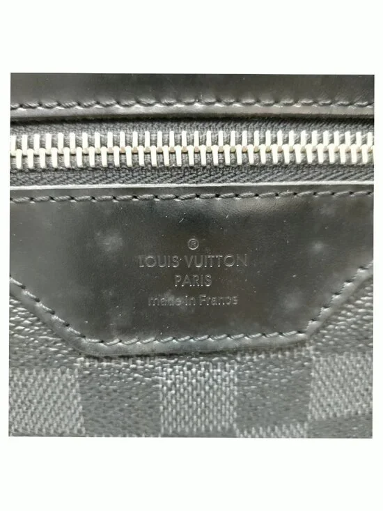 Authentic Louis Vuitton Daniel MM Damier Graphite Crossbody Bag - Picture 12 of 16